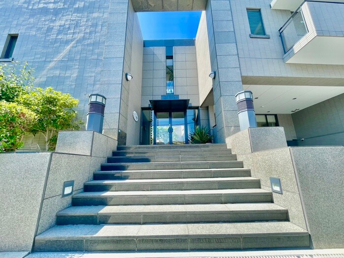 ラセ－ヌ豊中の物件外観写真