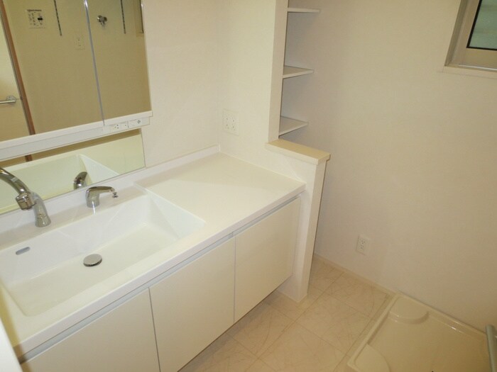 エスタ－テ箕面の物件内観写真