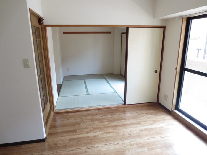 ウエストフィールド里中の物件内観写真