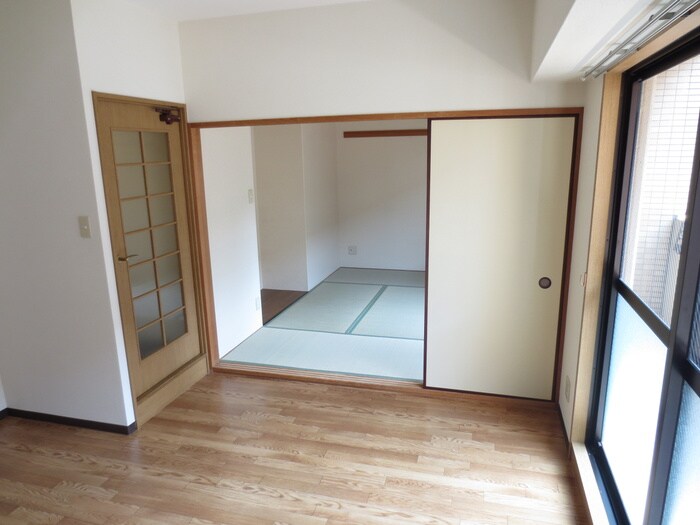 ウエストフィールド里中の物件内観写真