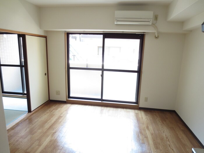 ウエストフィールド里中の物件内観写真