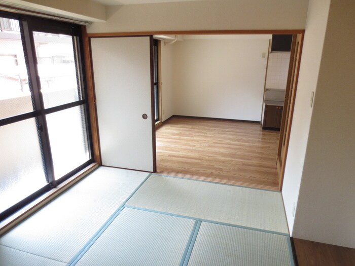 ウエストフィールド里中の物件内観写真