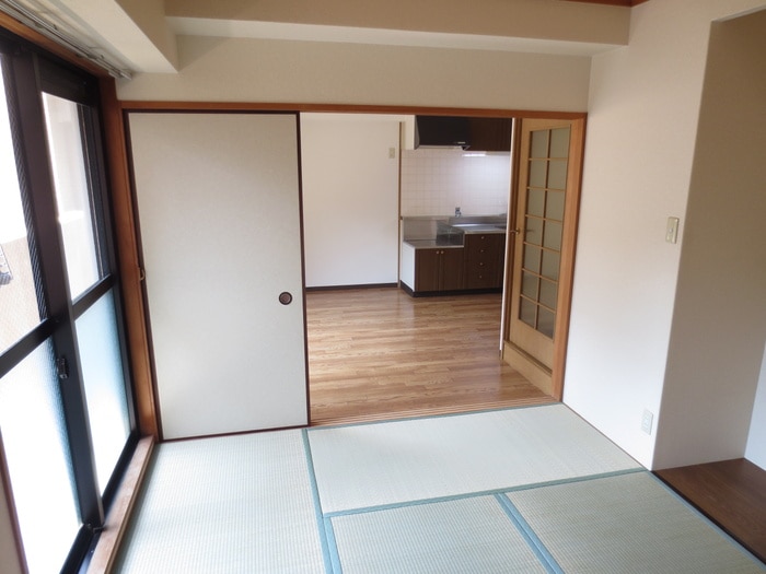 ウエストフィールド里中の物件内観写真