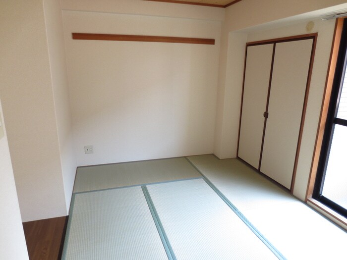 ウエストフィールド里中の物件内観写真