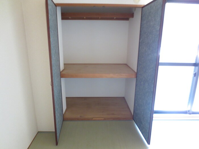 ウエストフィールド里中の物件内観写真