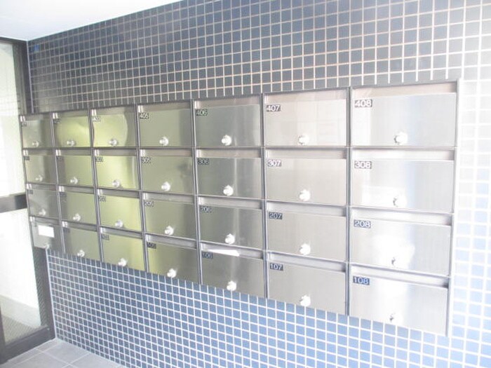 リュストル平野の物件外観写真