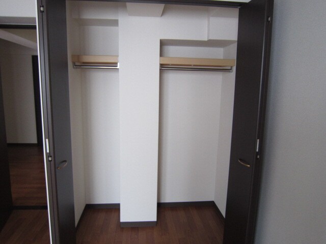 リュストル平野の物件内観写真