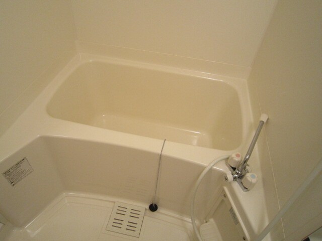 リュストル平野の物件内観写真