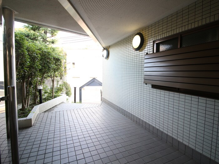 フェスタ待兼山の物件外観写真