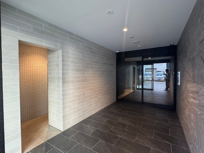 シロハイヌ尼崎中央の物件外観写真