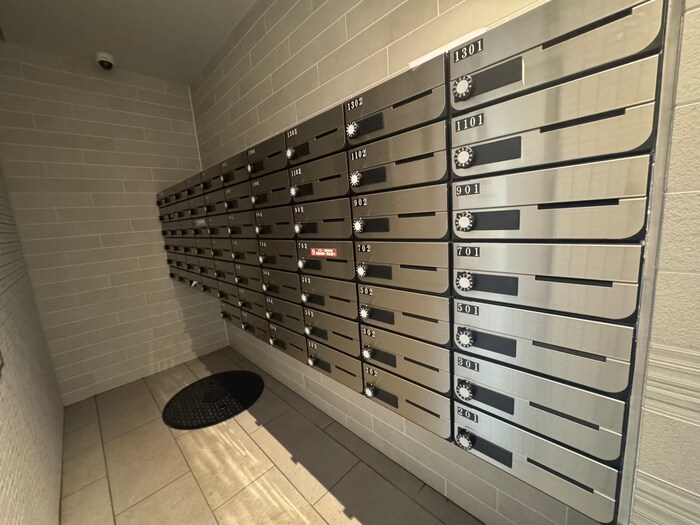 シロハイヌ尼崎中央の物件外観写真