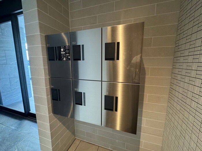 シロハイヌ尼崎中央の物件外観写真