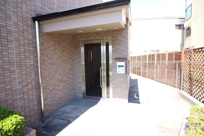 フェアエスト岡町の物件外観写真