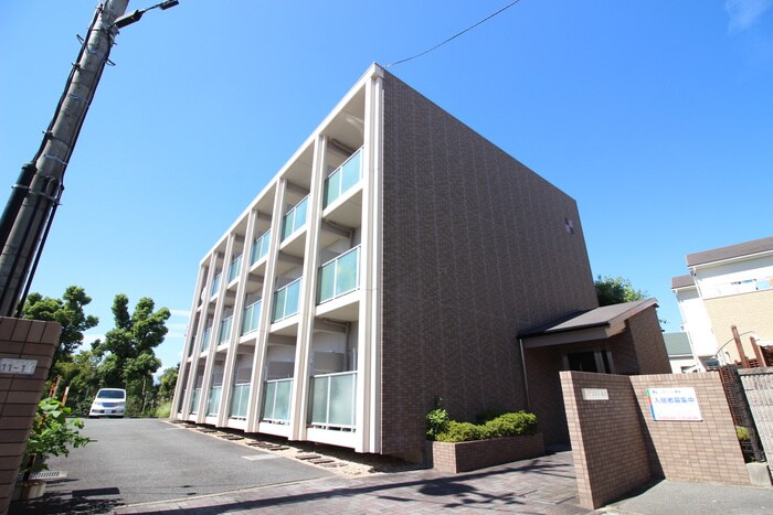 フェアエスト岡町の物件外観写真