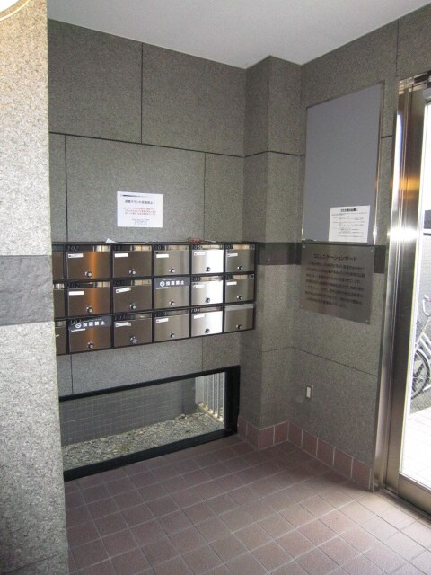 イ－ストアベニュ－の物件外観写真