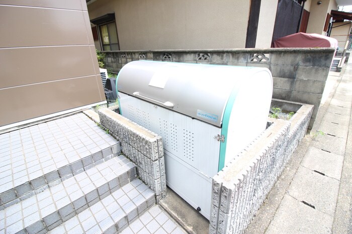 プレジール太秦の物件外観写真