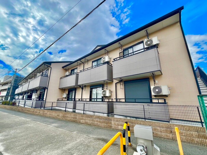 フローレスハタの物件外観写真