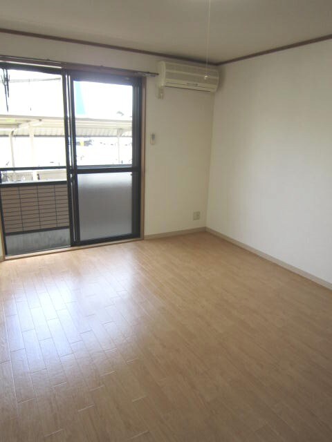 フローレスハタの物件内観写真