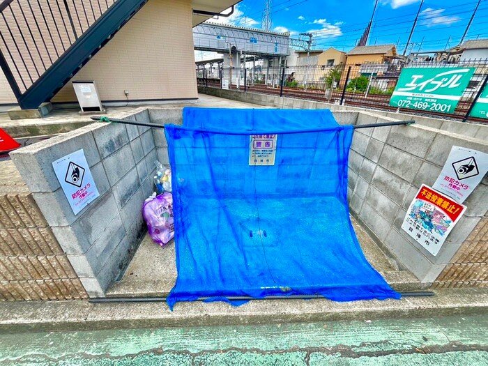 フローレスハタの物件外観写真