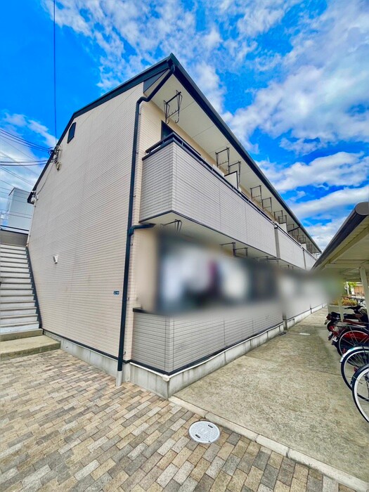 フローレスハタの物件外観写真