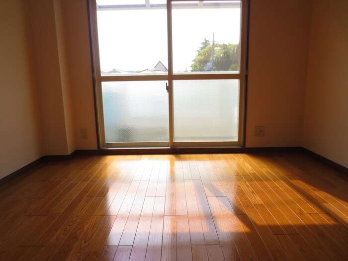 シャンブル南春日丘の物件内観写真