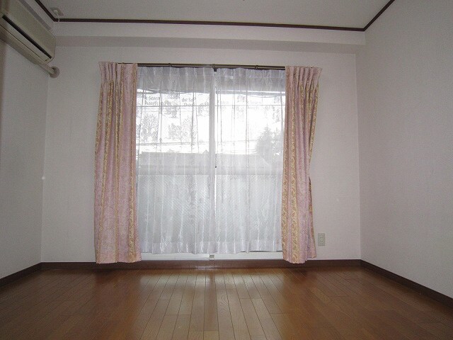 シャンブル南春日丘の物件内観写真