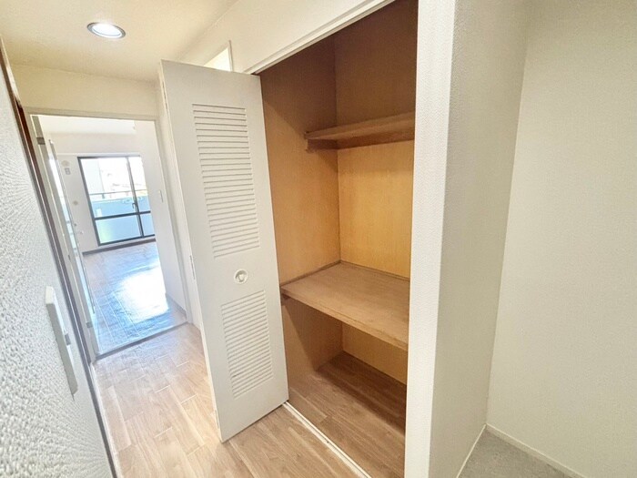 ロイヤル現代の物件内観写真