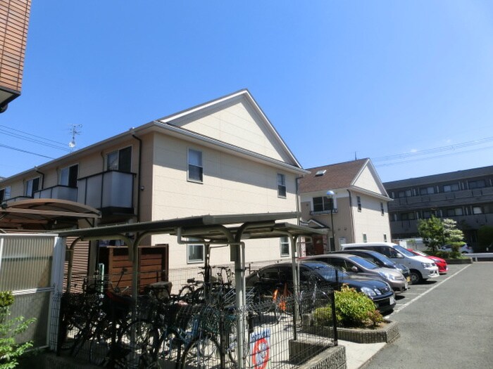 ﾄﾞﾐｰﾙ･ｼﾞｬﾙｳﾞｪﾙﾃﾞの物件外観写真