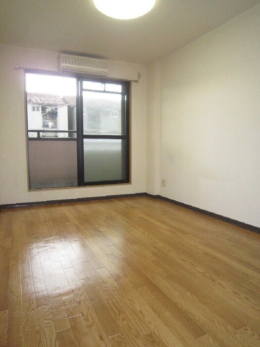 ステュデｨオ灰塚の物件内観写真