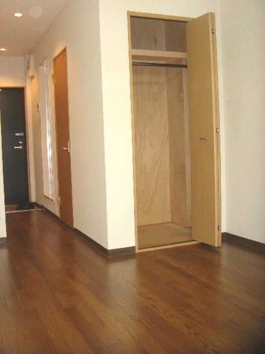 ステュデｨオ灰塚の物件内観写真