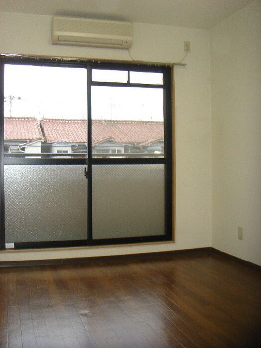 ステュデｨオ灰塚の物件内観写真