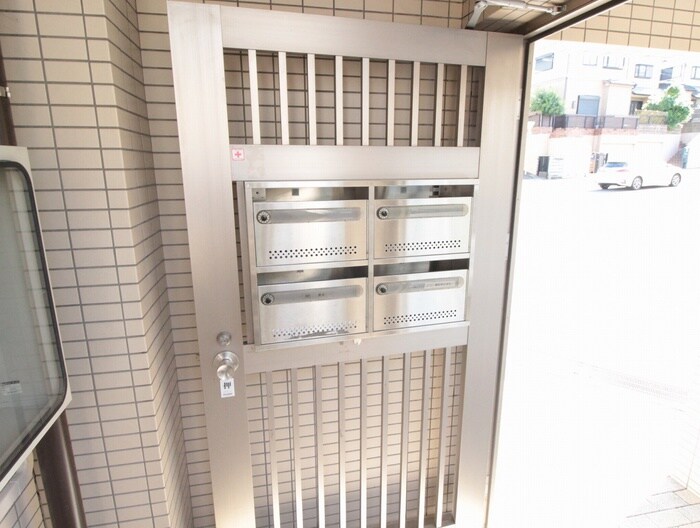 清水マンションの物件外観写真