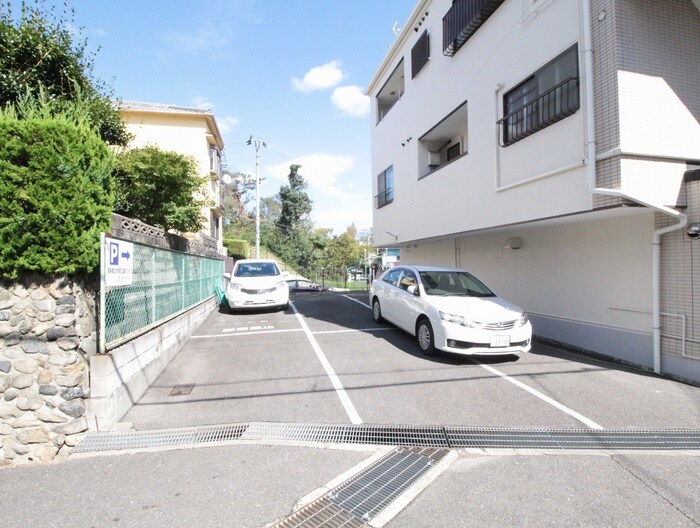 清水マンションの物件外観写真