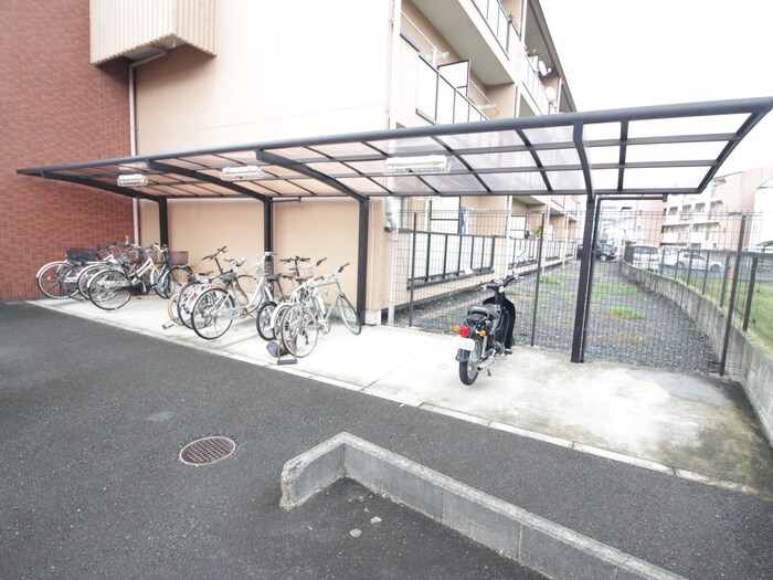 大八木マンションの物件外観写真