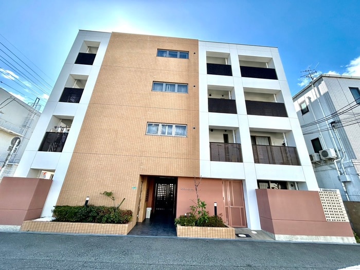 AQUA CORTEの物件外観写真