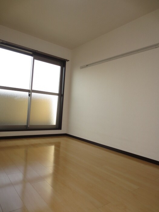 ﾌｼﾞﾊﾟﾚｽﾊﾟﾙﾄﾈｰﾙさとのⅠ番館の物件内観写真