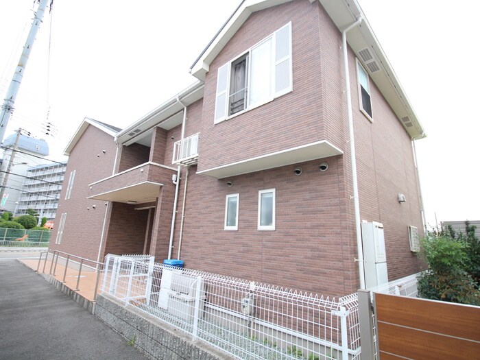 サンロ－ズの物件外観写真