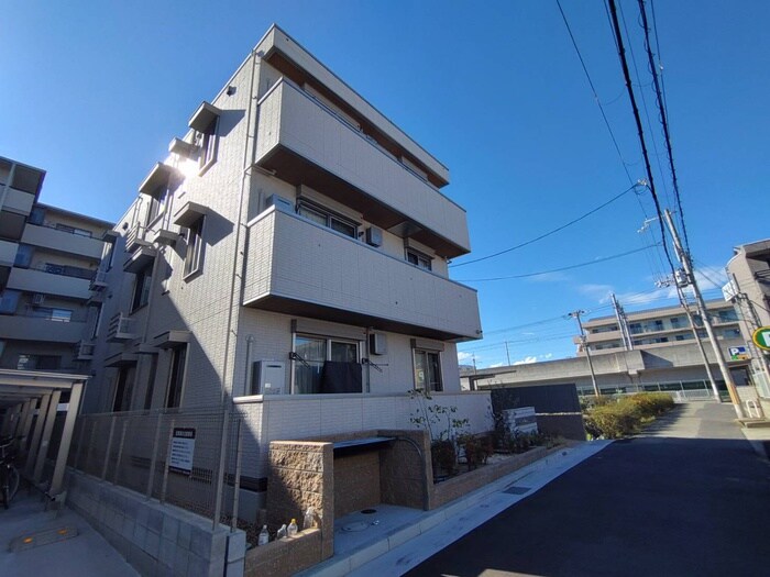 アングレームの物件外観写真