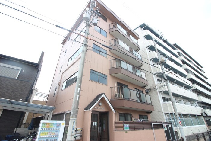 メゾン　カメリアの物件外観写真