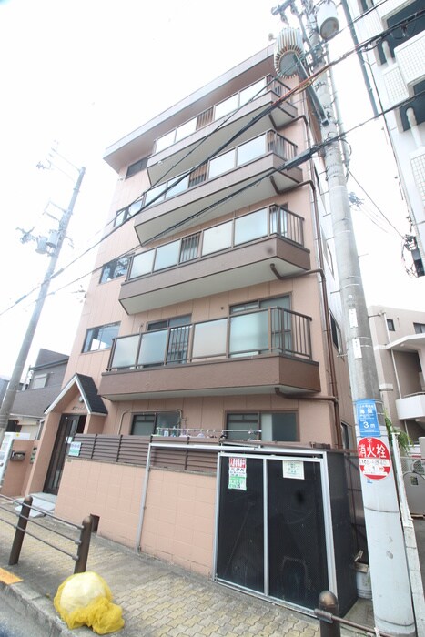 メゾン　カメリアの物件外観写真