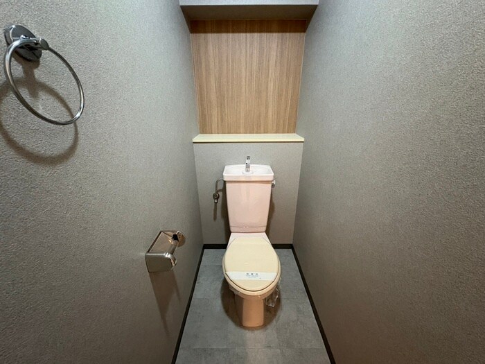 シャトレー高安の物件内観写真