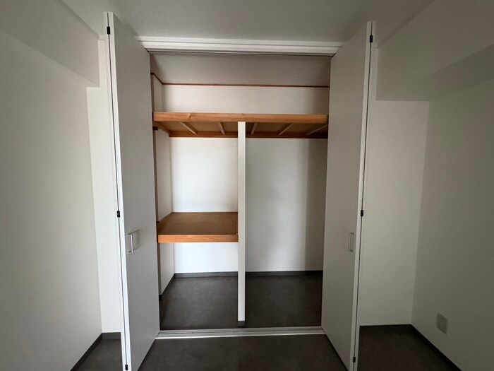 シャトレー高安の物件内観写真