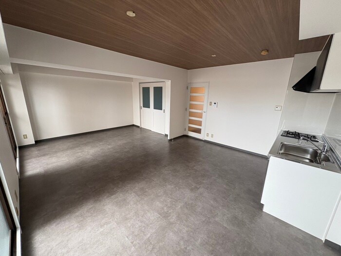 シャトレー高安の物件内観写真