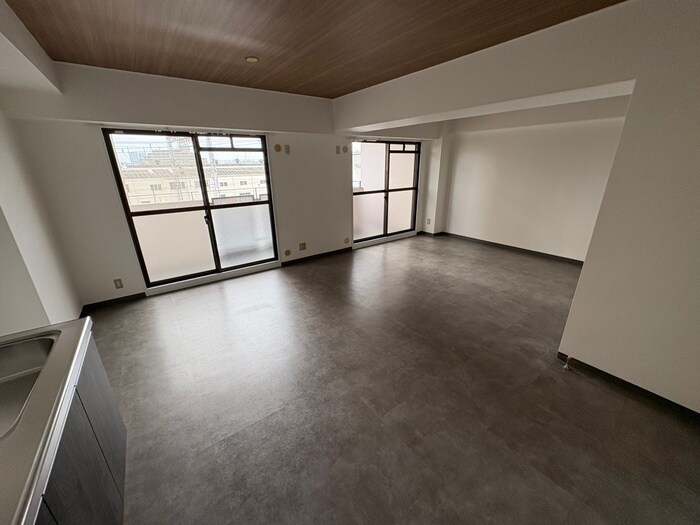 シャトレー高安の物件内観写真