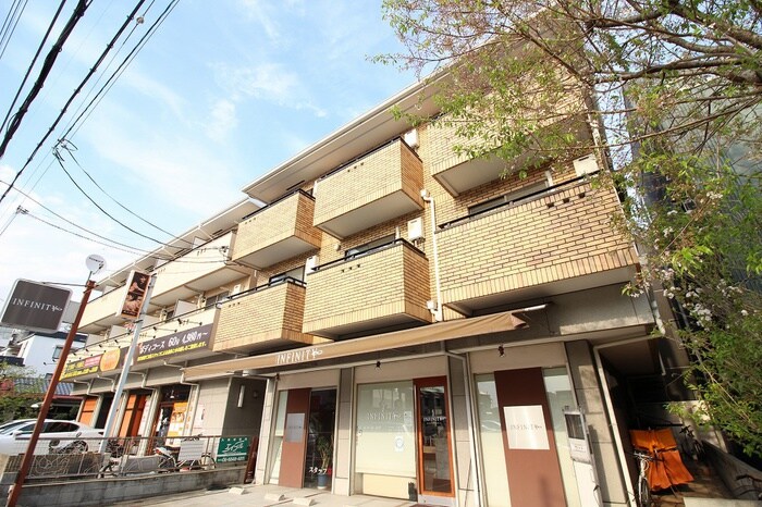 上野坂ｸﾞﾗﾝﾊｲﾂAの物件外観写真