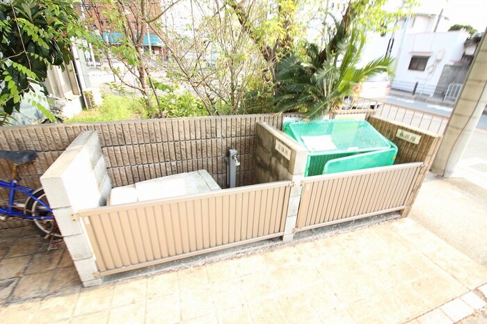 上野坂ｸﾞﾗﾝﾊｲﾂAの物件外観写真