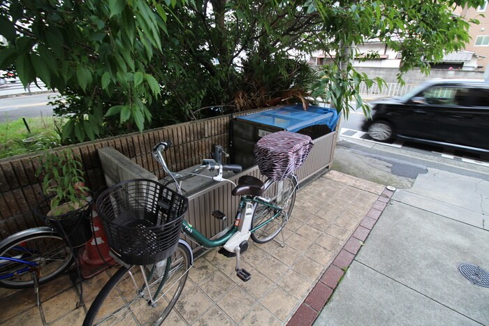 上野坂ｸﾞﾗﾝﾊｲﾂAの物件外観写真