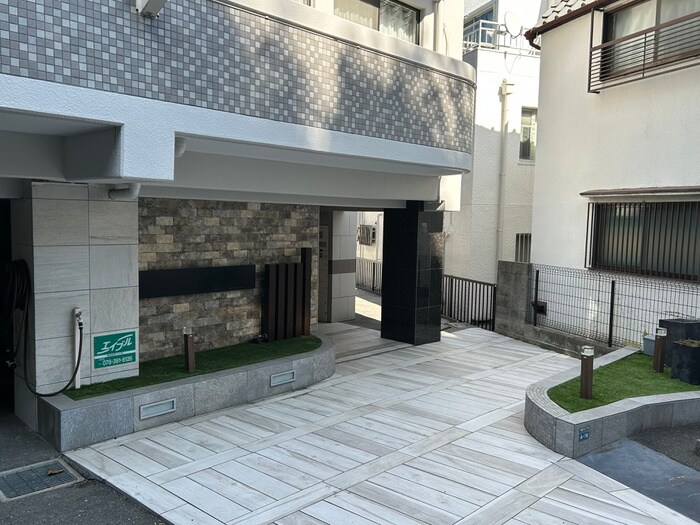 エムズコートⅡ南の物件外観写真