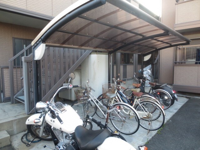 リバ－ハイツＢ棟の物件外観写真