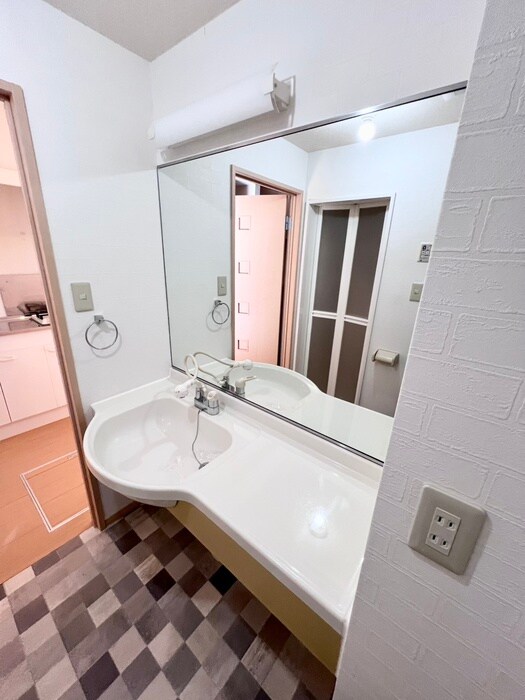 リバ－ハイツＢ棟の物件内観写真